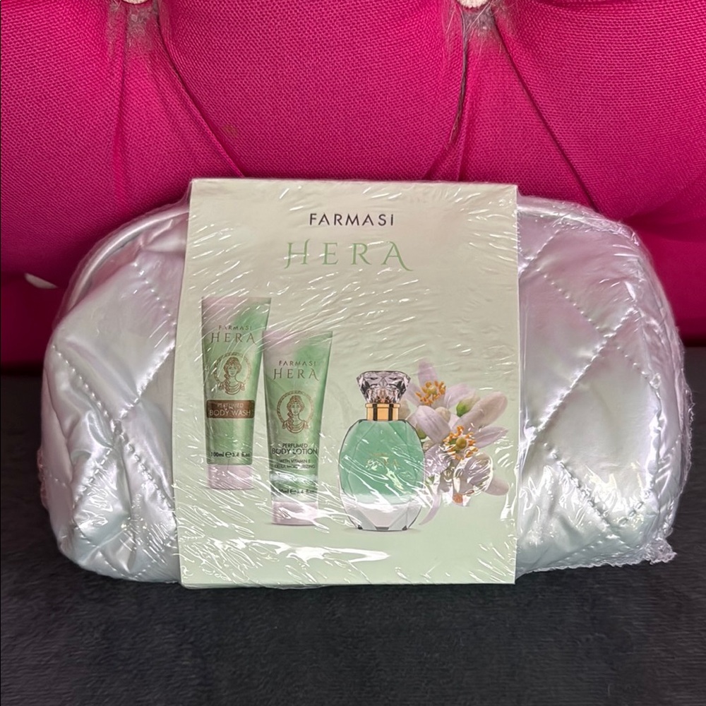 Farmasi Hera Bath & Body Set - Green and Silver